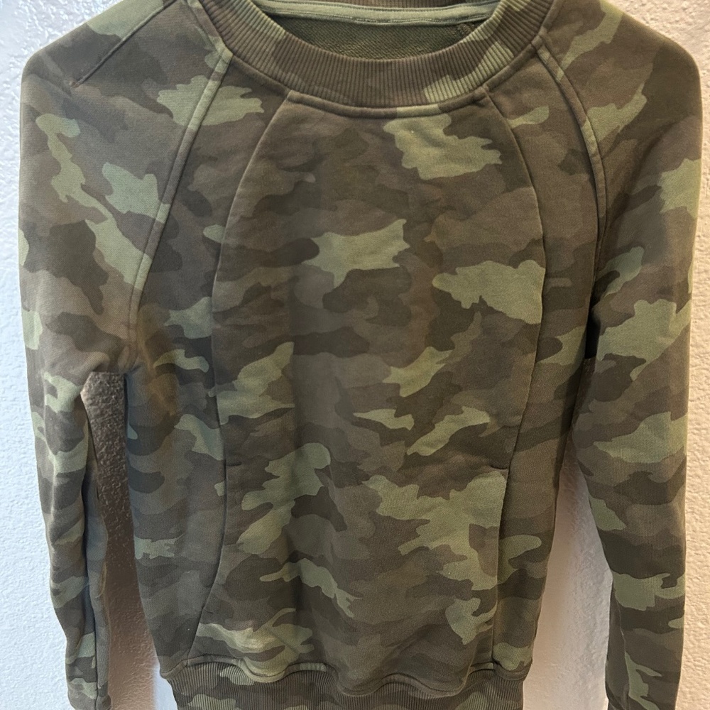 Lululemon sweatshirt
